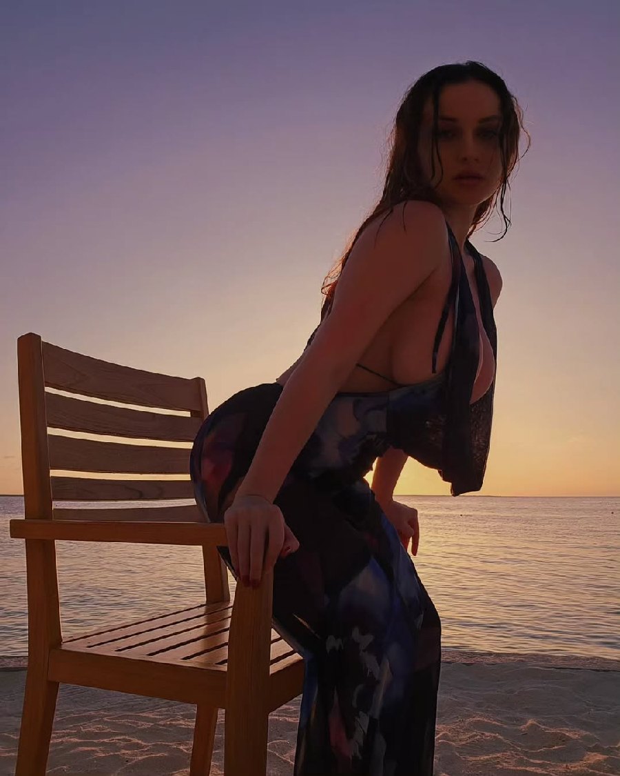 Sexy girl Miranda Faith nude in Castries